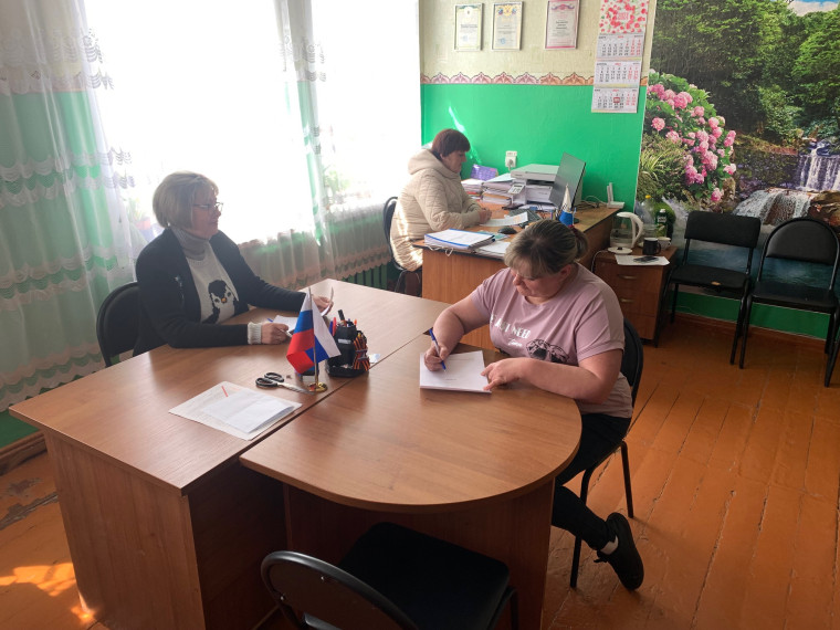 Депутат Совета народных депутатов Норово-Ротаевского сельского поселения Лысенко Елена Николаевна провела прием граждан. Депутат Совета народных депутатов Норово-Ротаевского сельского поселения Лысенко Елена Николаевна провела прием граждан.